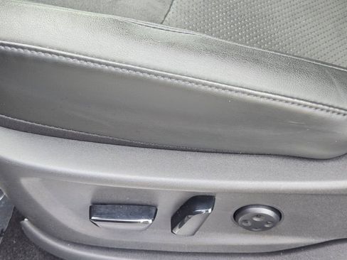 Used 2024 Nissan Ariya AWD image 23