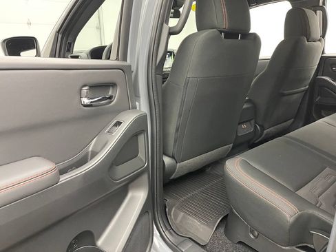 Used 2024 Nissan Frontier PRO-4X w/ Technology Package AWD/4WD image 33