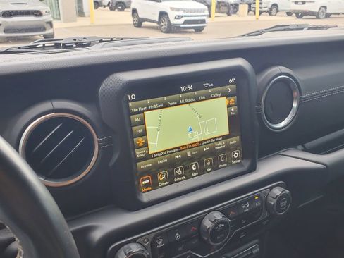 Used 2023 Jeep Wrangler Unlimited Sahara w/ Cold Weather Group AWD/4WD image 24