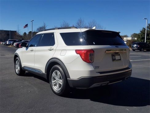 Used 2021 Ford Explorer XLT w/ Equipment Group 202A image 6