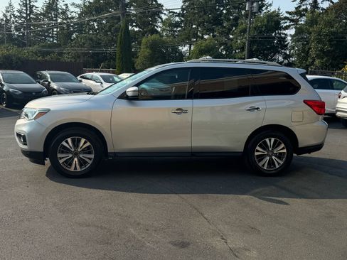 Used 2017 Nissan Pathfinder SV FWD image 4