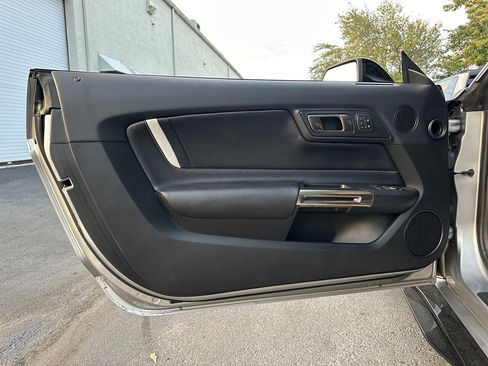 Used 2020 Ford Mustang Shelby GT500 w/ Technology Package image 43