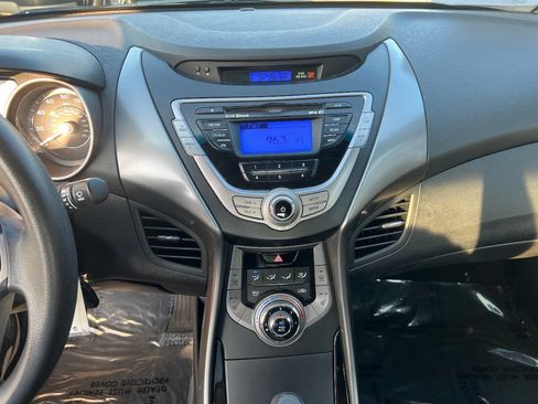 Used 2013 Hyundai Elantra image 28