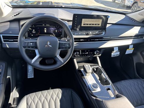 New 2026 Mitsubishi Outlander SEL image 7