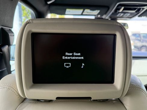 Used 2016 Land Rover Range Rover HSE image 32