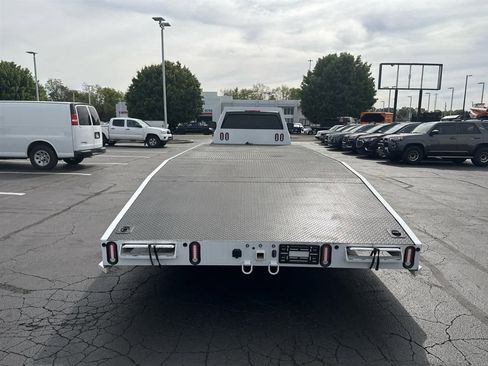 Used 2024 RAM 3500 Tradesman w/ Chrome Appearance Group image 7