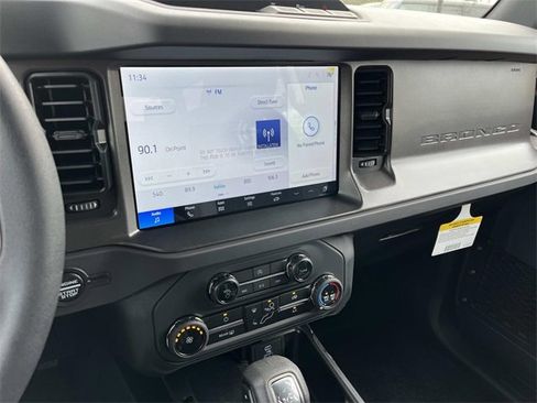 New 2025 Ford Bronco 4-Door image 10