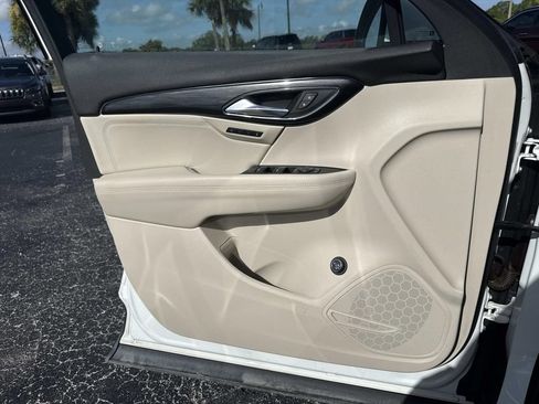Used 2021 Buick Envision Essence FWD image 18