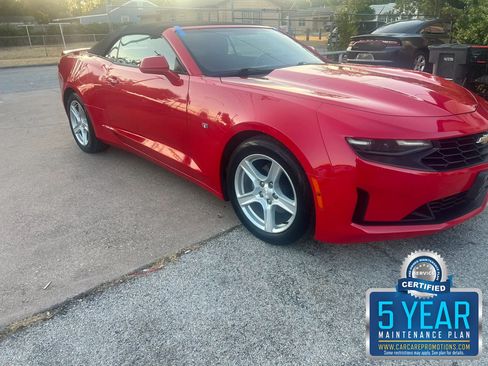 Used 2019 Chevrolet Camaro LT RWD image 1