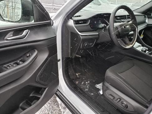 New 2025 Jeep Grand Cherokee L Laredo AWD/4WD image 6