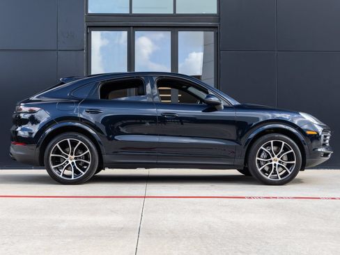Certified 2023 Porsche Cayenne Platinum Edition AWD/4WD image 12