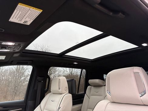 Used 2021 Cadillac Escalade ESV Sport w/ Driver Assist Tech Package image 25