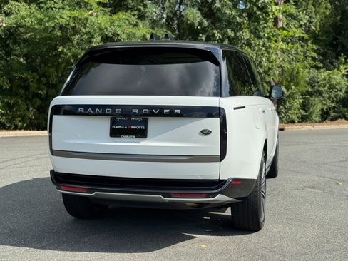 Used 2023 Land Rover Range Rover SE image 11