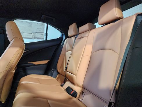 New 2026 Lexus UX 300h FWD image 27