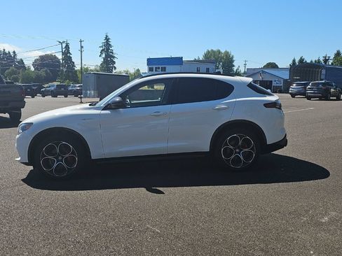 Used 2024 Alfa Romeo Stelvio Veloce AWD/4WD image 3