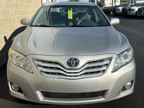 Used 2010 Toyota Camry SE image 4