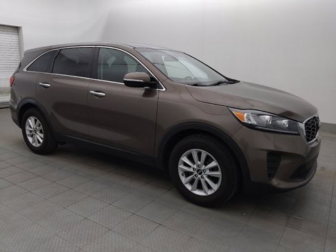 Used 2020 Kia Sorento FWD V6 image 11
