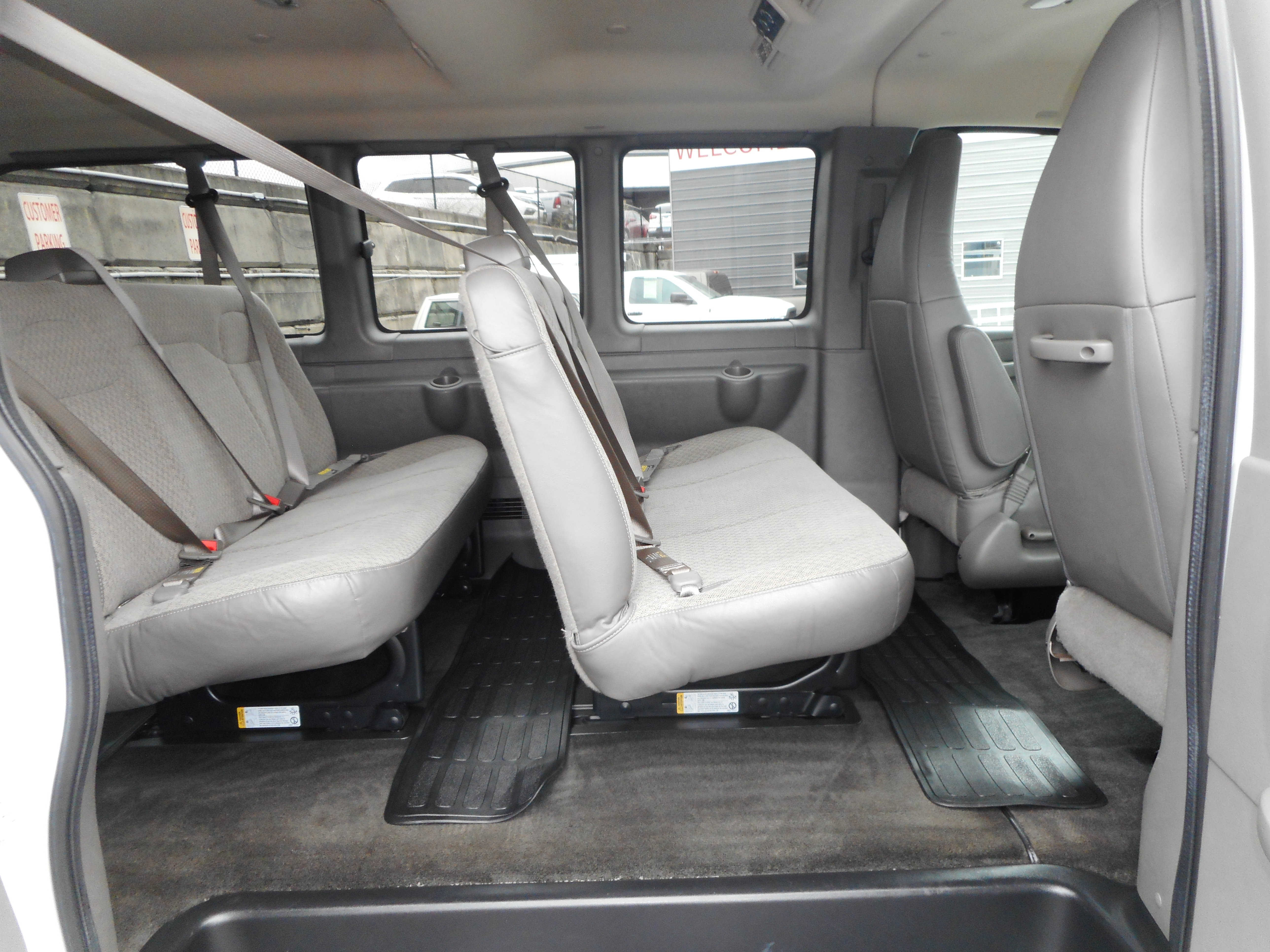 Used 2017 Chevrolet Express 3500 LT w/ LT Preferred Equipment Group RWD image 21