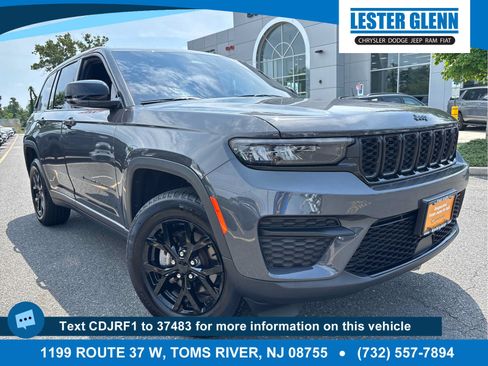 Certified 2025 Jeep Grand Cherokee Altitude AWD/4WD image 1