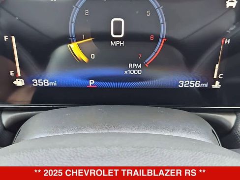 Used 2025 Chevrolet TrailBlazer RS w/ Convenience Package FWD image 33