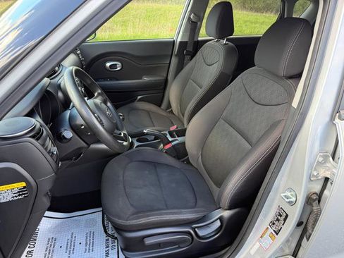 Used 2019 Kia Soul FWD image 11