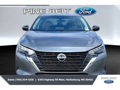 Used 2025 Nissan Sentra SR FWD image 3