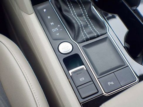 Used 2022 Volkswagen Atlas SE image 28