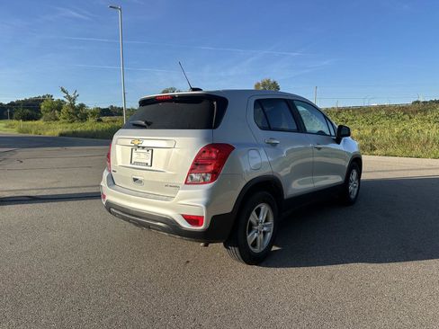 Used 2020 Chevrolet Trax LS w/ Tint and Cruise Package FWD image 5