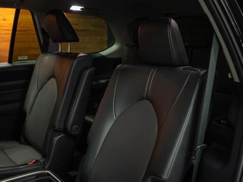 Used 2025 Toyota Grand Highlander XLE image 13