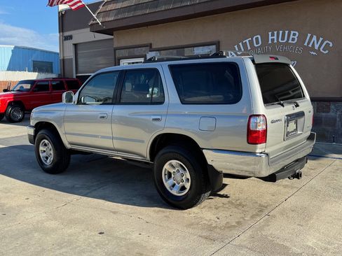 Used 2002 Toyota 4Runner SR5 image 7