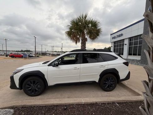 Used 2025 Subaru Outback Onyx Edition AWD/4WD image 9