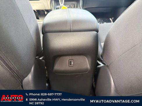 Used 2025 Nissan Sentra SV FWD image 28
