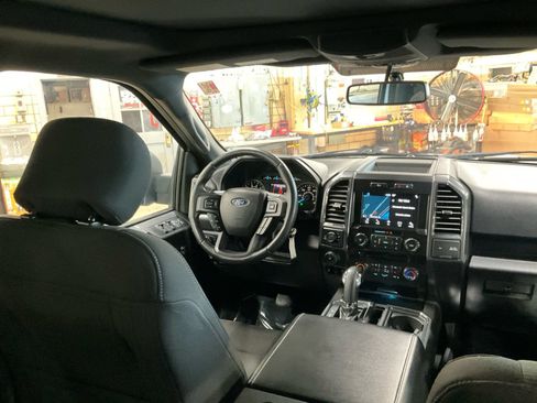 Used 2017 Ford F150 XLT w/ Equipment Group 302A Luxury AWD/4WD image 22