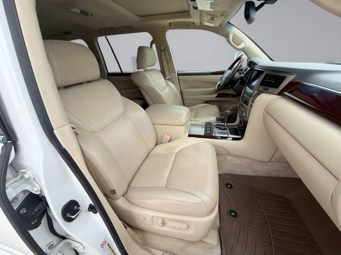 Used 2015 Lexus LX 570 4WD image 16