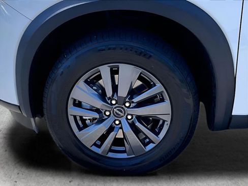 Used 2023 Nissan Pathfinder S image 11