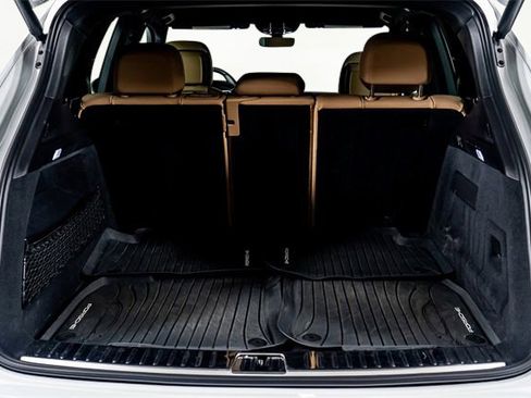 Used 2022 Porsche Cayenne S image 58