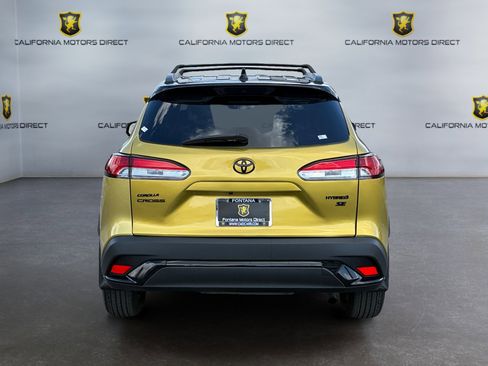 Used 2023 Toyota Corolla Cross SE w/ Moonroof Package AWD/4WD image 4