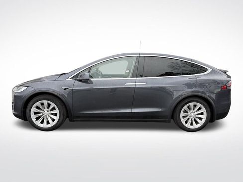 Used 2018 Tesla Model X 75D image 3
