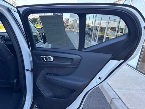 Certified 2025 Volvo XC40 B5 Plus AWD/4WD image 12