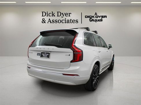New 2026 Volvo XC90 B5 Ultra w/ Protection Package Premier image 2