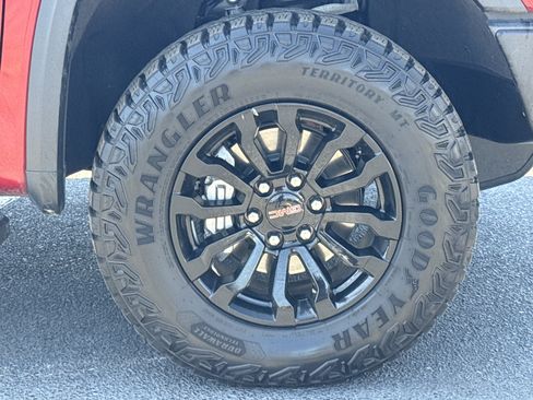 Used 2023 GMC Sierra 1500 AT4X AWD/4WD image 3