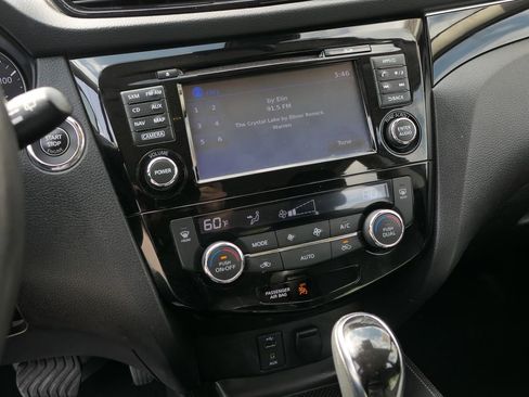 Used 2018 Nissan Rogue Sport SL w/ SL Premium Package FWD image 18