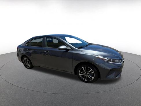 Used 2024 Kia Forte LXS FWD image 2