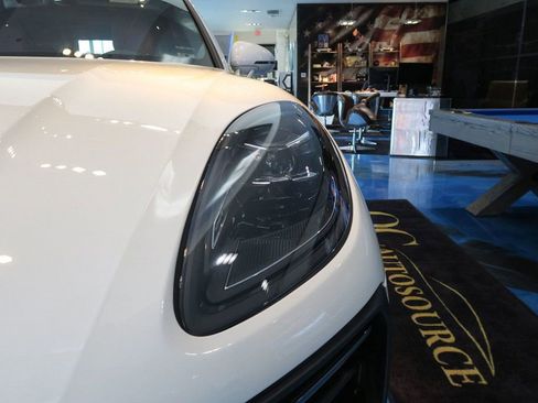 Used 2023 Porsche Macan image 41