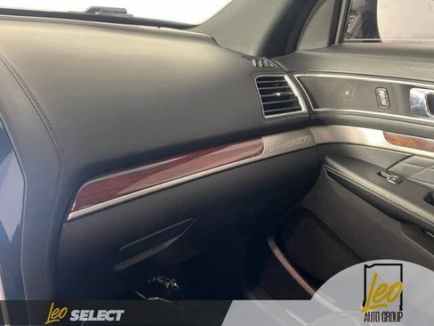 Used 2018 Ford Explorer Platinum AWD/4WD image 21
