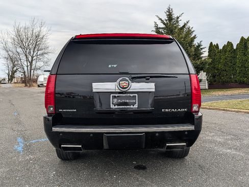 Used 2014 Cadillac Escalade Platinum image 6