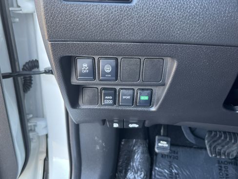 Used 2022 Nissan Rogue Sport S image 24