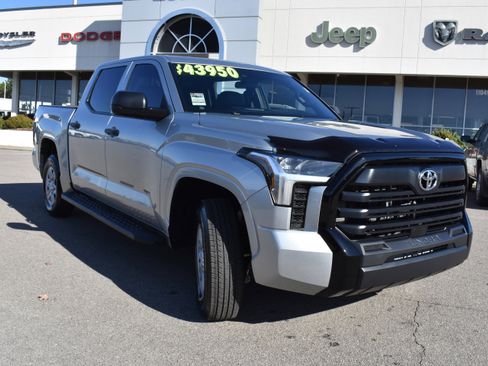 Used 2025 Toyota Tundra SR image 3
