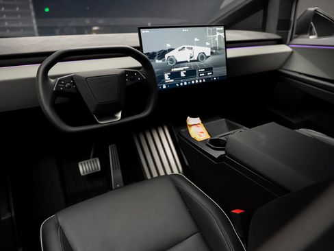 Used 2025 Tesla Cybertruck Cyberbeast AWD/4WD image 2