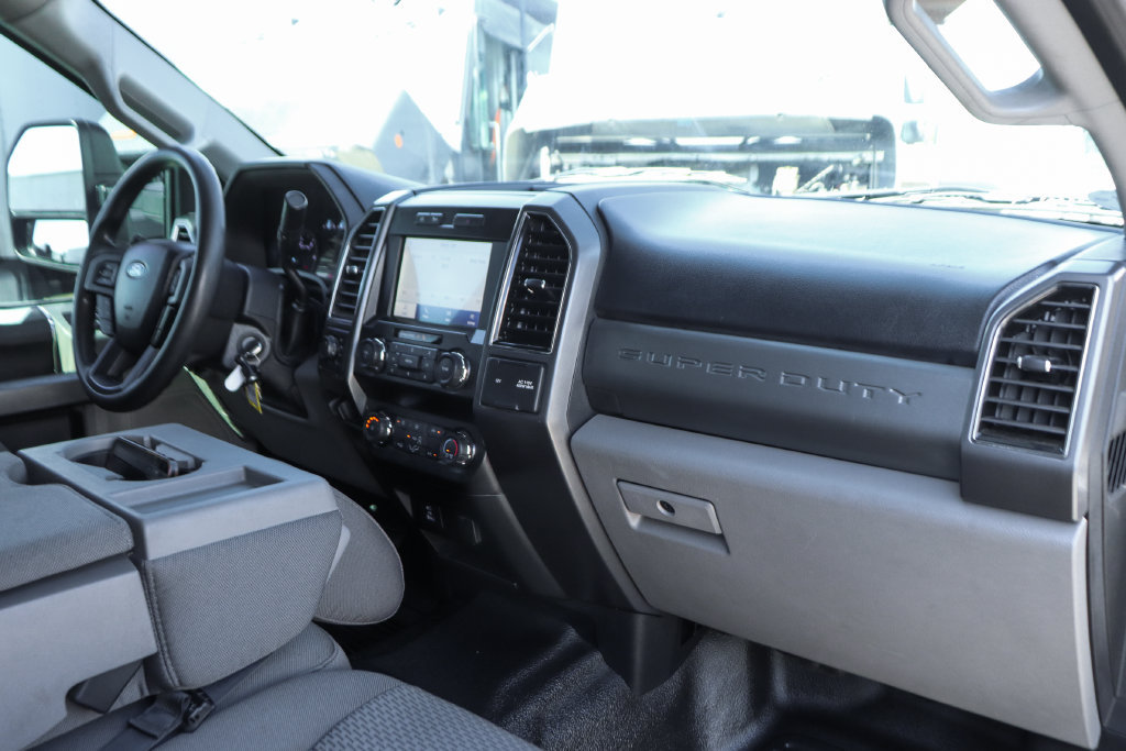 Used 2020 Ford F550 4x4 Crew Cab Super Duty w/ XLT Value Package image 46